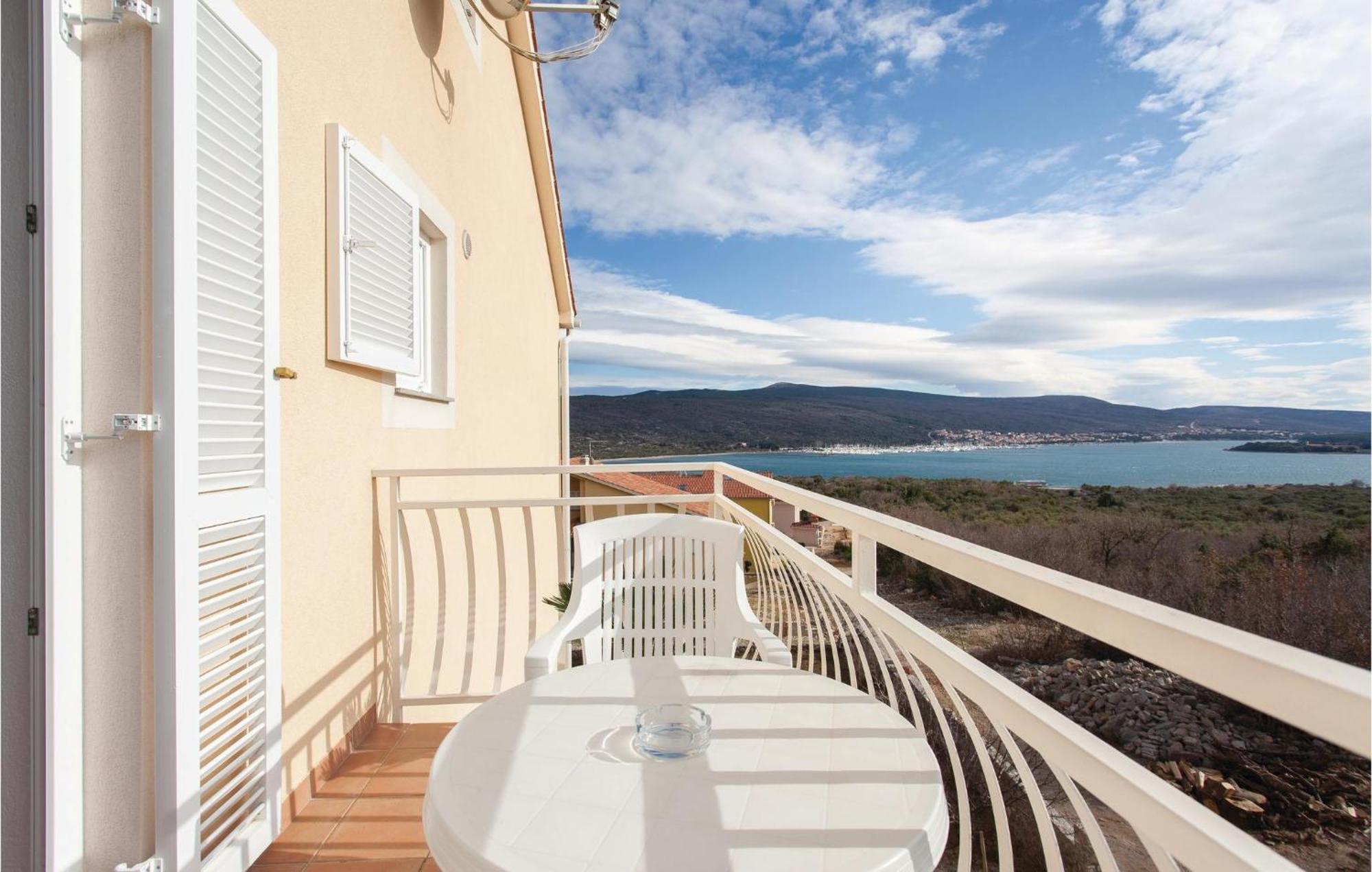 Stunning Apartment In Kornic With House Sea View エクステリア 写真