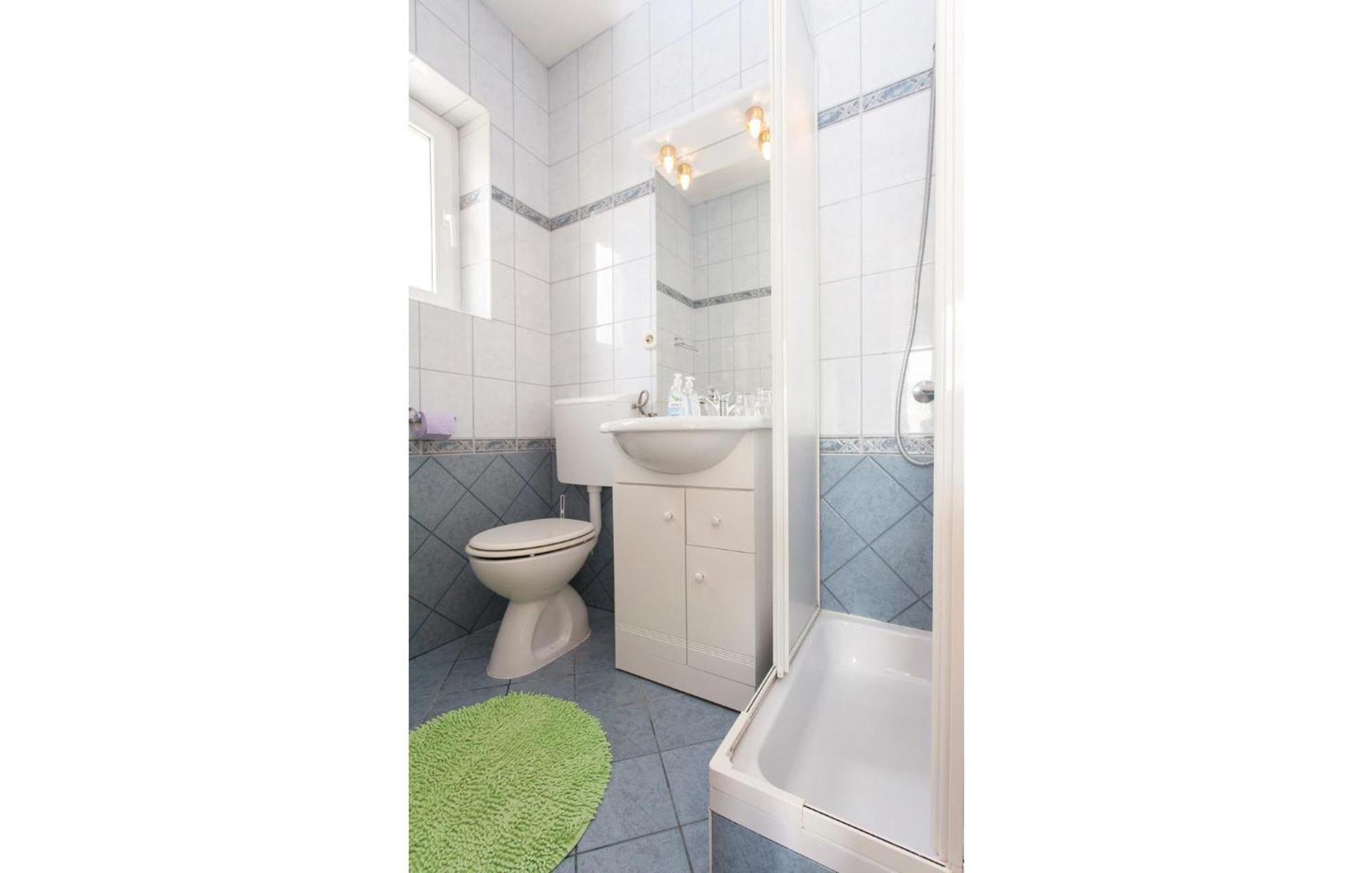 Stunning Apartment In Kornic With House Sea View エクステリア 写真