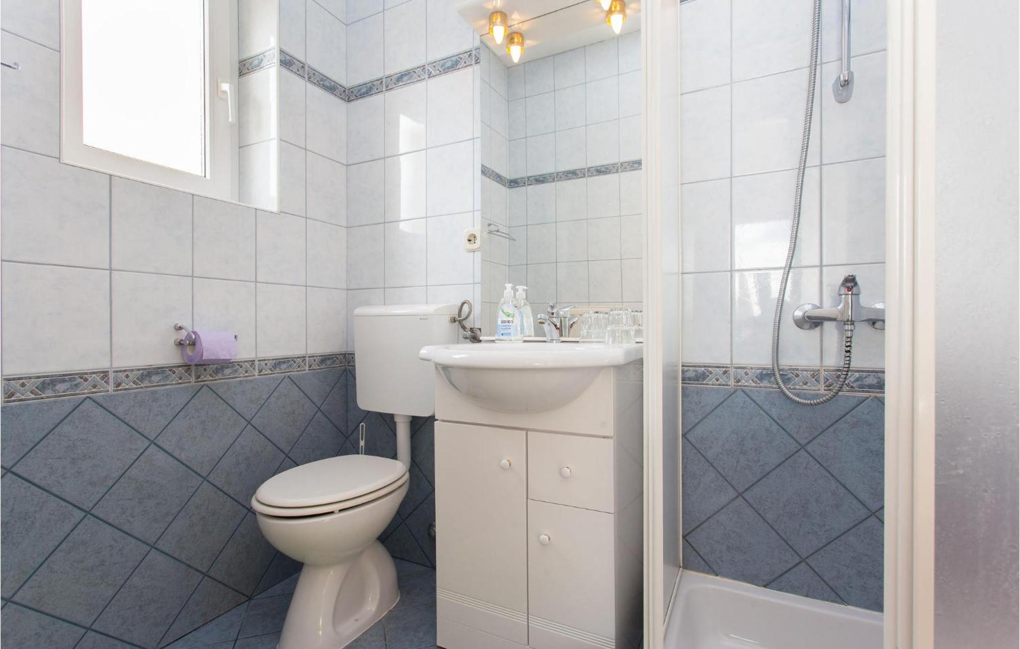 Stunning Apartment In Kornic With House Sea View エクステリア 写真
