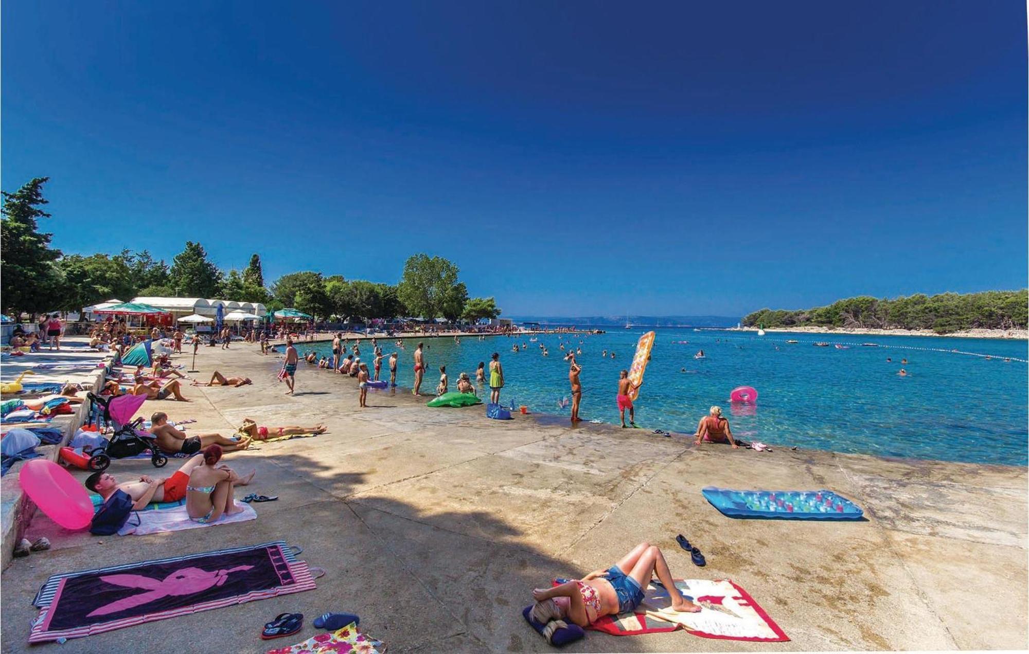 Stunning Apartment In Kornic With House Sea View エクステリア 写真