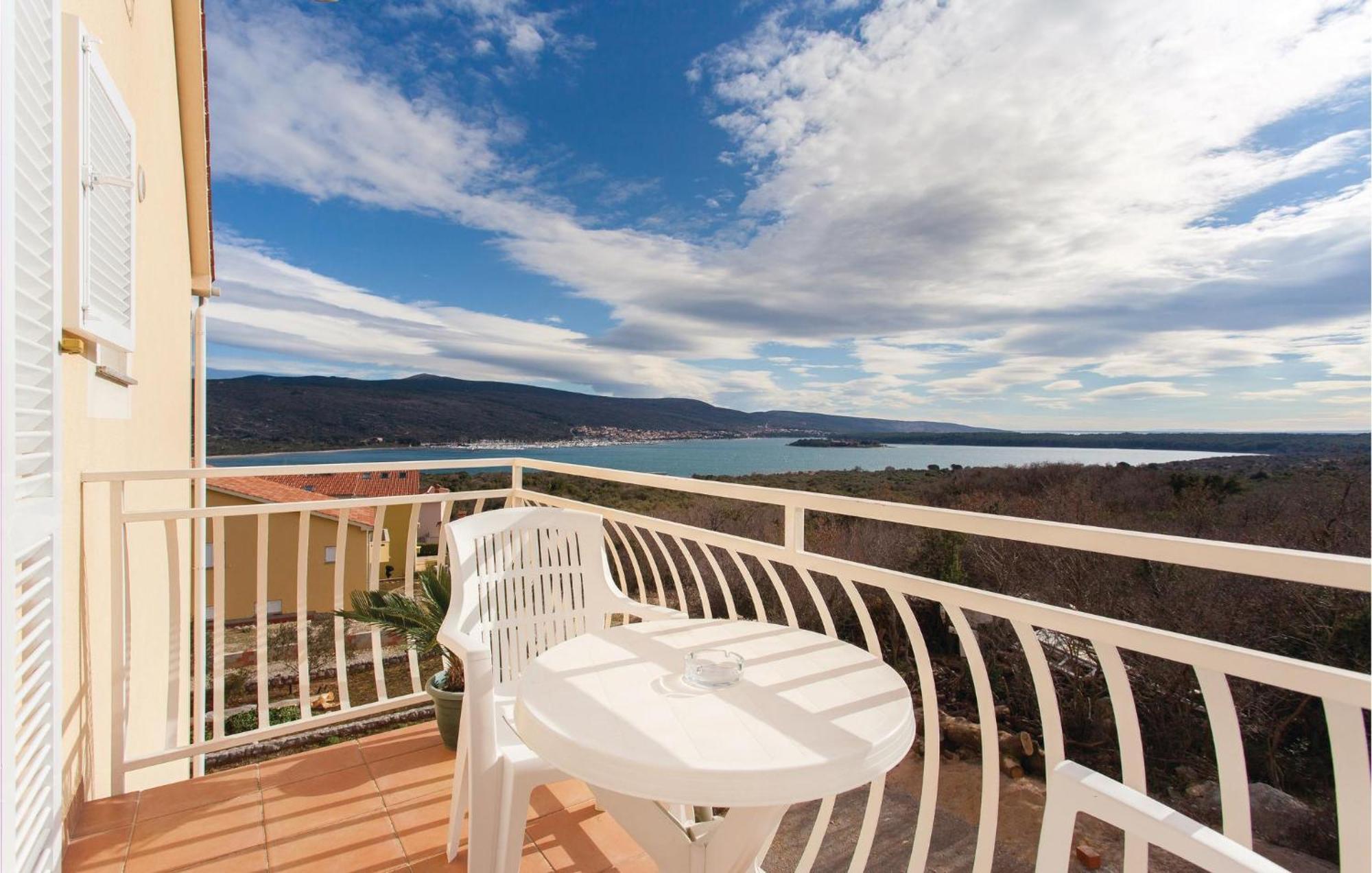 Stunning Apartment In Kornic With House Sea View エクステリア 写真